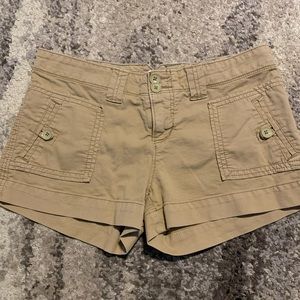 American Eagle size 4 excellent used condition has adjustable waist